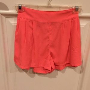 American Eagle Coral Pleated Shorts